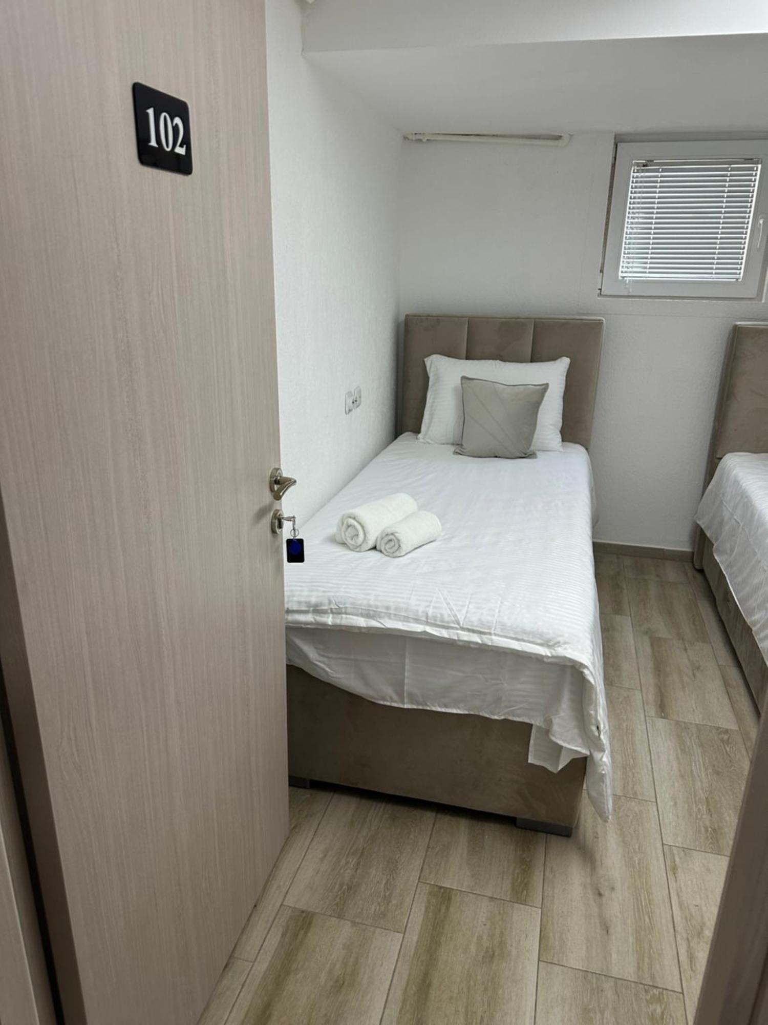 Next Rooms Скопье Экстерьер фото